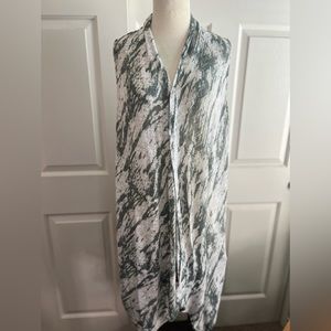 Item 086: 💕HP💕 GUC Love & Legend Knit Sleeveless Cardigan (Size 2XL)